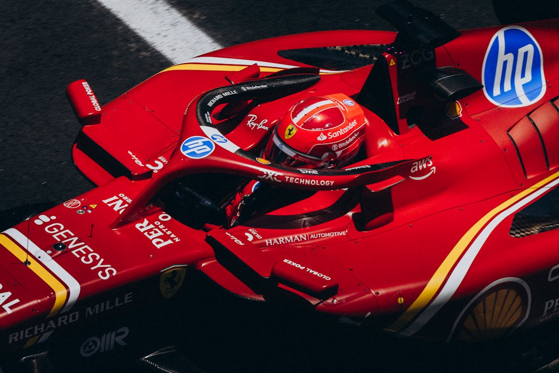 Do F1 Cars Have a Clutch Pedal? The Truth About Formula 1 Transmission Systems