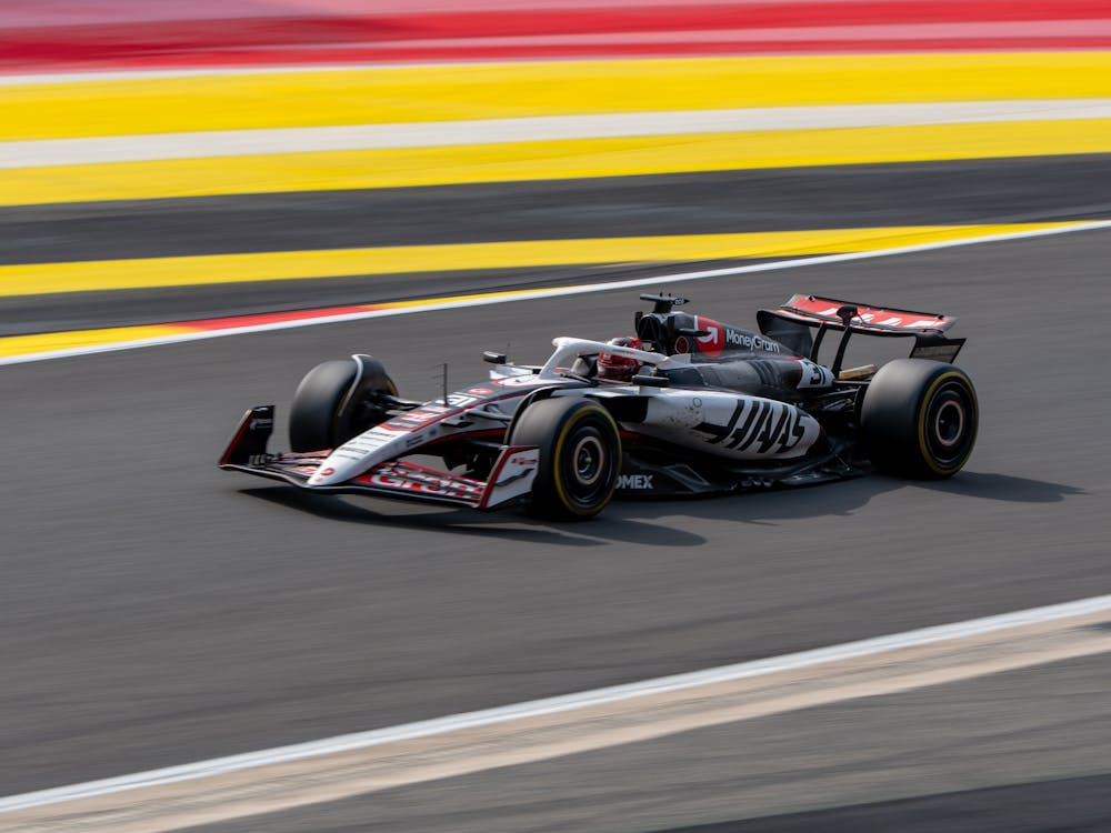 What Does DRS Mean in F1?
