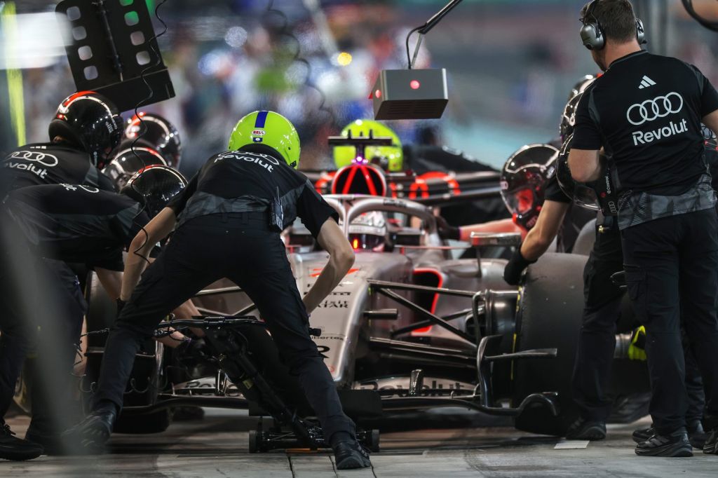 F1's next engines: turbo hybrid V8s, not naturally aspirated