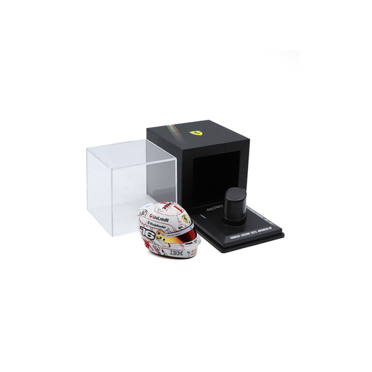 Casco de Charles Leclerc de la Scuderia Ferrari para el Gran Premio de Japan, escala 1:5