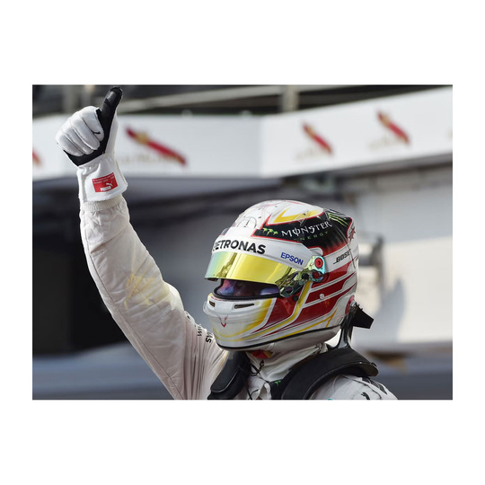 Casco de Lewis Hamilton de la Mercedes AMG Petronas para el Austin GP, escala 1:5